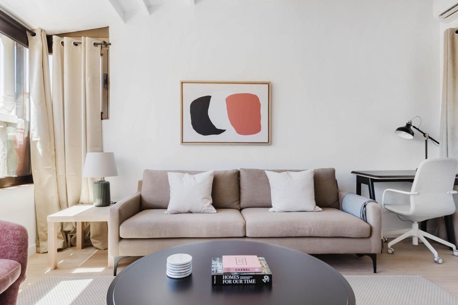 Blueground Galvany Furnished Penthouse Bcn-135 Apartament